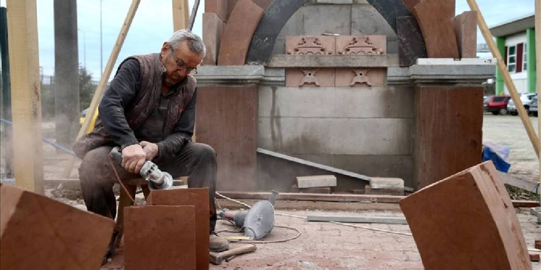 Cami inşaatına yardımla başladı yeni işi oldu! Kendi imkanlarıyla öğrendi: 12 yılda 164 tanesine imzasını attı 3